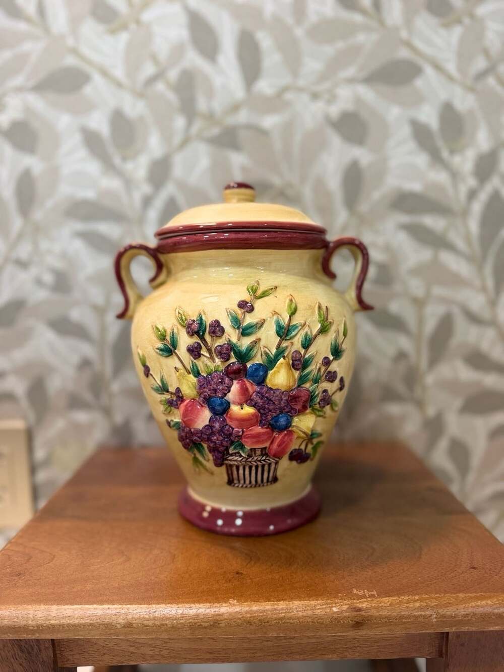 Nonni's Biscotti Jar Wine Grapes 10" Red Trim Leaves Beige